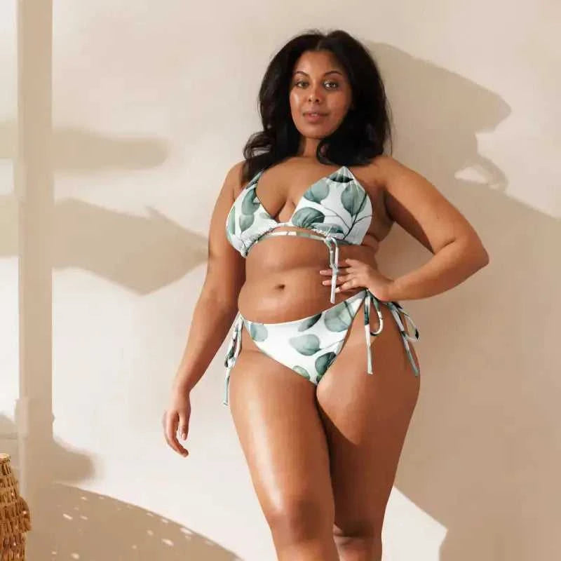 Recycled string bikini with tropical leaf pattern and removable padding for summer vibes